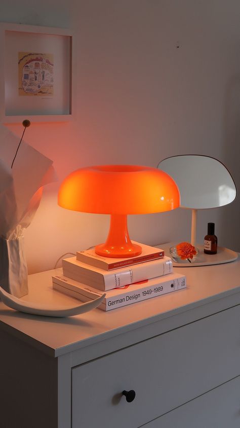 Korean Bedroom, Retro Living Room Decor, Retro Bedrooms, Retro Table Lamps, Retro Living Rooms, Room Deco, Apartment Decor Inspiration, Mushroom Lamp, Apartment Inspiration