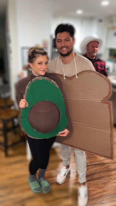 Couple Halloween Costumes While Pregnant, Avocado Toast Costume, Pregnant Avocado Costume, Avocado Pregnancy Costume, Toast Costume, Avocado Costume, Pregnancy Costumes, Pregnant Halloween Costumes, Beans On Toast