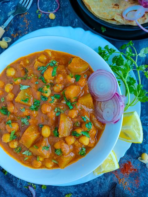 Chana Aloo Curry, Aloo Chana Masala, Aloo Chole Recipe, Chana Aloo, Chickpea And Potato, Easy Vegetable Lasagna, Chickpea And Potato Curry, Aloo Masala, Chana Recipe