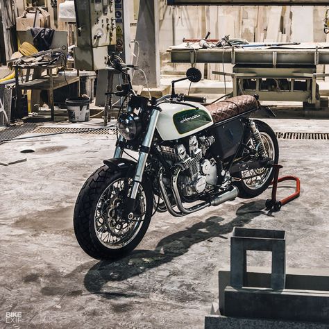 The modern classic, Honda style: Bolt’s 1995 Seven Fifty Cb750 Bobber, Cb 750 Cafe Racer, Honda Bike, Suzuki Cafe Racer, Honda 750, Motor Custom, Honda Cb 500, Cafe Racer Design, Мотоциклы Cafe Racers