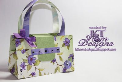 KT Hom Designs: Make These Paper Purses! Diy Paper Purses, Paper Purses, Handbag Tutorial, Paper Shoes, Handbag Card, Paper Purse, Purse Crafts, Purse Tutorial, Gift Holders