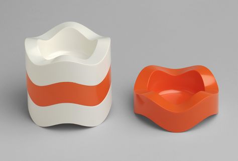 Walter Zeischegg, Stacking Ashtrays, 1967 Ulm Germany, Futuristic Interior, Film Studies, Print Ideas, Vintage Interiors, Diy Clay Crafts, Architecture And Design, Free Standing Bath Tub, Ashtrays