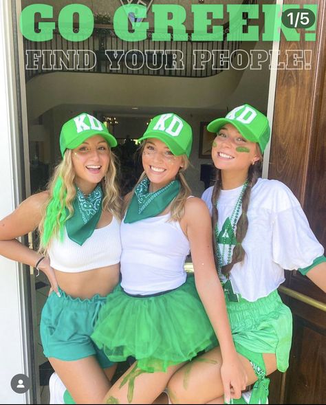 Green Spirit Day Outfit, School Football Game Outfit, High School Football Game Outfit, Football Game Outfit Highschool, School Football Game, Spirit Day, High School Football Games, Game Outfit, School Fit