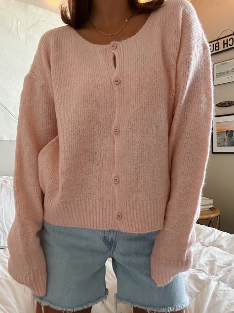 BUTTON DOWN SOFT KNIT CARDIGAN - sage / large Light Pink Cardigan Outfit, Olive Lynn, Light Pink Cardigan, Soft Knit Cardigan, Quoi Porter, Soft Cardigan, Style Savvy, Fall Fits, Pink Cardigan