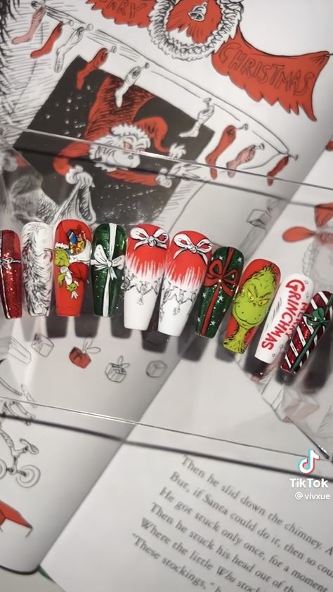 The Grinch Christmas Nails, Cindy Lou Who Nail Art, Cindy Lou Who Nails, Whoville Nails, The Grinch Christmas Nails Acrylic, The Grinch Nails, Christmas Nails Grinch Art Designs, Grinch Inspired Nails, Long Grinch Acrylic Nails