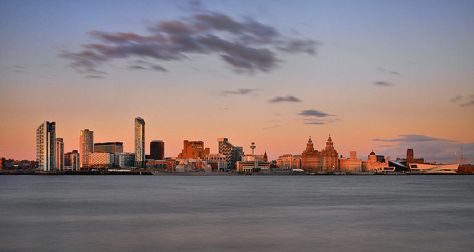 Liverpool Skyline Sunset Liverpool Aesthetic, Liverpool Bird, Urban Perspective, Liverpool Nightlife, Liverpool Restaurants, Liverpool Memes, Liverpool Stadium, Henderson Liverpool, Liverpool Girls