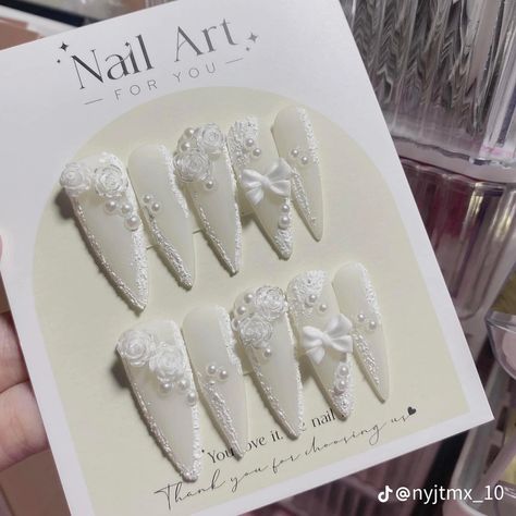 White Roses Nails, White Princess Nails, Pearl Nail Designs, Nail Box Design, Cartoon Nail Designs, Nail Bling, 3d Nail Art Designs, Beauty Nails Design, Nail Box