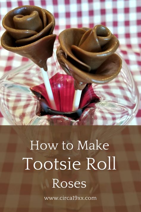 Chocolate Candy Decorations, Homemade Tootsie Rolls Recipes, Flowers Made From Candy, Tootsie Roll Cookies, Tootsie Roll Valentine Ideas, Tootsie Roll Cake, Creative Candy Ideas, Candy Making For Kids, Tootsie Roll Crafts