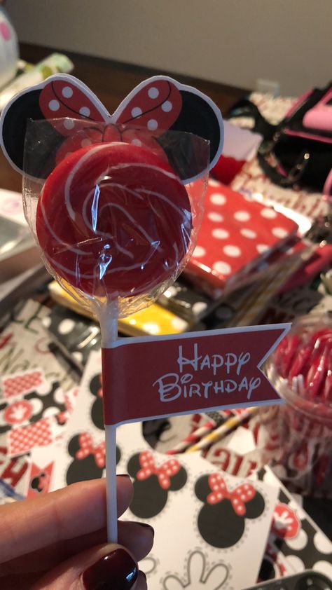 Birthday Lollipops Ideas, Mickey And Minnie Party Favors, Minnie Mouse Party Favor Ideas, Minnie Mouse Party Treats, Minnie Mouse Birthday Party Favors, Red Minnie Mouse Party Ideas, Minnie Party Favors, Minnie Mouse Party Favors, Minnie Mouse Happy Birthday