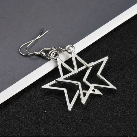 Subtle And Cute. Small Star-Shaped Y2k Earrings. Silver Plated. Drop Size Is 36x33 Mm And Hook Size Is 19x18 Mm Hoop Earrings Aesthetic, Y2k Earrings, Star Drop Earrings, Girlie Style, Handmade Heart, Five Pointed Star, Holiday Jewelry, Design Silver, Star Pendant