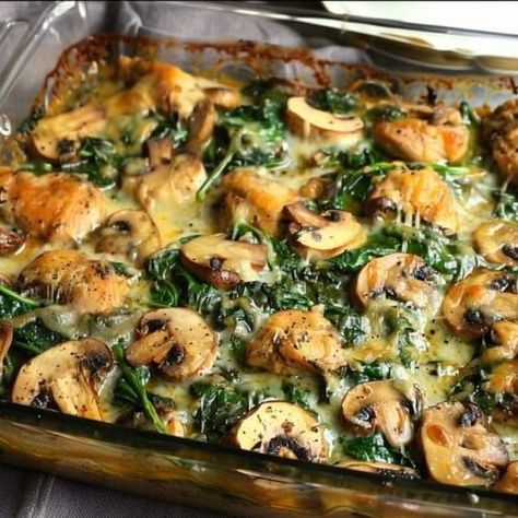 Easy Skinny Recipes Chicken Spinach And Mushroom Low Carb Oven Dish, Spinach And Mushroom Recipes, Chicken Spinach Mushroom, Braised Chicken Breast, Spinach And Mushroom, Mushroom Casserole, Recipe Low Carb, Spinach Mushroom, Mushroom Recipe