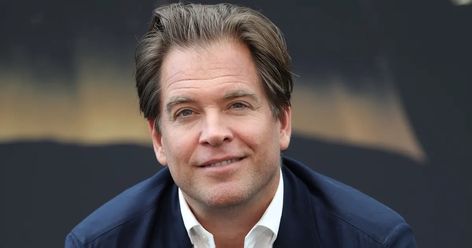 Michael Weatherly has been acting for decades, but he really became a star in the 2000s. Would you recognize him before NCIS? Young Michael Weatherly may surprise you. Jessica Alba Michael Weatherly, Michael Weatherly Wife, Michael Weatherly Tony Dinozzo, Michael Evans Behling All American, Michael Learned Actress, Michael Weatherly Ncis, Michael Weatherly, Ncis, School Teacher