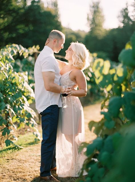 Winery Engagement Inspiration Vineyard Couple Photoshoot, Winery Couples Photoshoot, Vineyard Engagement Shoot, Winery Engagement Photos, Engagement Photos Winery Vineyard, Montaluce Winery Engagement Photos, Vineyard Engagement Photos, Vineyard Engagement, Winery Engagement