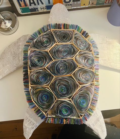 made out of recylced magazines and cardboard Cardboard Sea Creatures, Turtle Project, Cardboard Art Sculpture, Turtle Crafts, Turtle Sculpture, Recycled Art Projects, Room Theme, Cardboard Art, Recycled Art