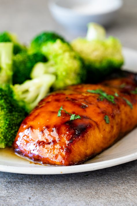 Salmon With Apricot Glaze, Apricot Glazed Salmon, Ramadan Meals, Apricot Salmon, Apricot Glaze, Salmon Soy Sauce, Apricot Recipes, Garlic Butter Salmon, Apricot Chicken