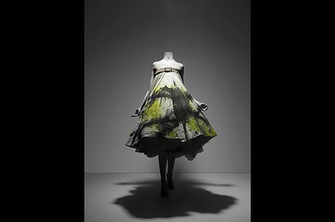 Long Live McQueen—A new exhibition pays tribute to the extravagantly gifted fashion designer Mcqueen 90s Runway, Alexander Mcqueen Nature, Alexander Mcqueen Vintage Runway, Long Circle Skirt, Alexander Mcqueen 2009, Alexander Mcqueen Savage Beauty, Alexander Mcqueen 2004 Black, Mcqueen Fashion, Savage Beauty