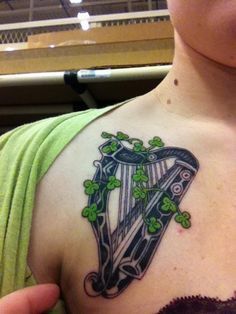 Irish Harp Tattoo, Irish Tattoo Designs, The Cross Tattoo, Harp Tattoo, Leprechaun Tattoos, Celtic Tattoo For Women, Claddagh Tattoo, Irish Tattoo, Tattoo Mens