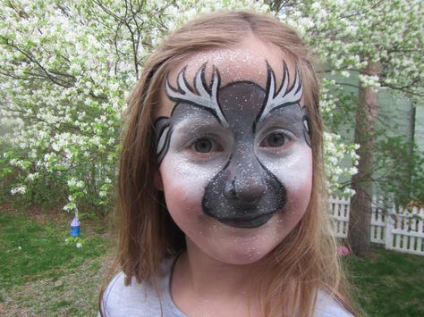 Facepainting by Snowqueen Sven Frozen Frozen Face Painting, Disney Face Painting, Frozen Face Paint, Sven Frozen, Painting Makeup, Christmas Face Painting, Frozen Face, Princess Life, Frozen Summer