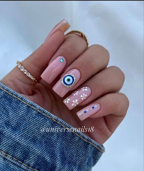 Holiday Acrylic Nails, Evil Eye Nails, Line Nail Art, Boho Nails, Ankle Bracelets Diy, Eye Nail Art, Special Nails, September Nails, Magic Nails