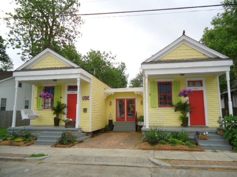 from Visual Vamp blog. Shotgun houses joined Connect Two Houses, Joining Two Houses Together, Double Tiny House Ideas, Two Small Houses Connected, Connecting Two Houses Together, Two Houses Connected Home Plans, Duplex Tiny House, Multiple Tiny Homes Together, Joined Houses