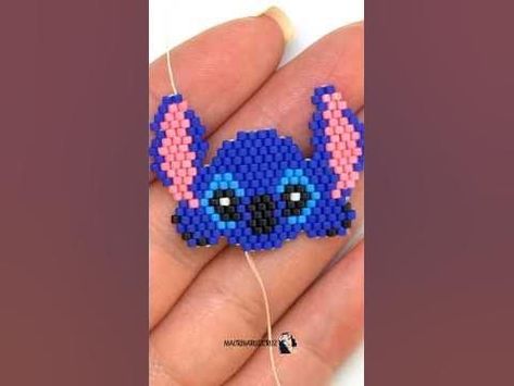 Stitch Beads, Stitch Character, Beaded Things, Beaded Earrings Patterns, Beading Ideas, Bead Stitching, Disney Jewelry, Disney Stitch, Beaded Animals