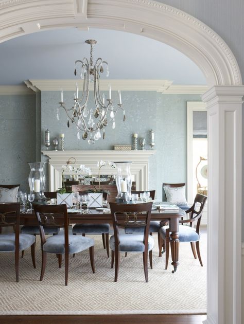 Greenwich North Country Colonial - Fine Homebuilding Traditional Formal Dining Room, Transitional Style Dining Room, Blue Dining Room Walls, Dining Room Decor Traditional, Blue Dining Room, Dining Room Inspo, Formal Dining Room Sets, Style Dining Room, Farmhouse Dining Rooms Decor