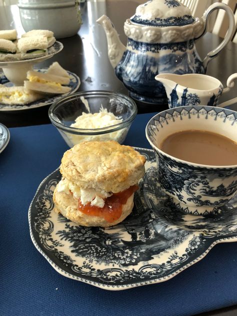 Blue Tea, Blue Tea Party Aesthetic, Tea Cottagecore, Tea With Cookies Aesthetic, Cottagecore Kitchen Aesthetic Blue, Blue Teacup Aesthetic, Cream Tea, Chocolate Sweets, Tea Break