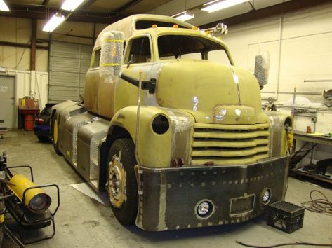 Semi Trucks For Sale, Classic Trucks For Sale, Classic Trucks Vintage, Coe Trucks, Medium Duty Trucks, Large Truck, Old Pickup, Old Pickup Trucks, Cab Over