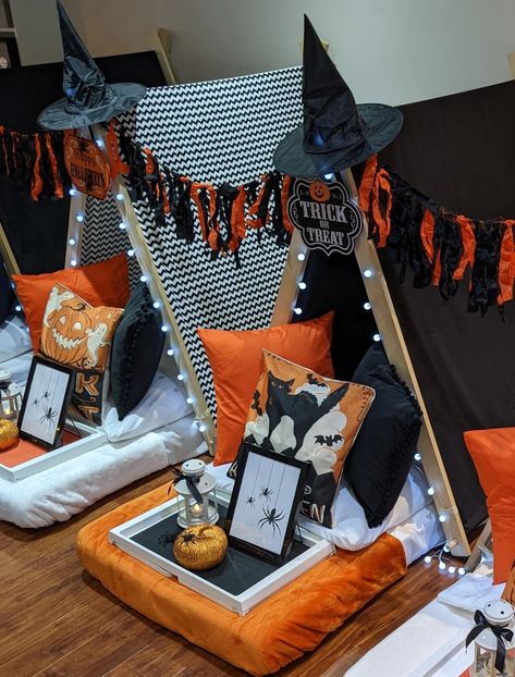 Halloween Sleepover Party, Sleepover Themes, Halloween Sleepover, Sleepover Tents, Birthday Sleepover Ideas, Halloween Tea Party, Kids Sleepover, Glamping Party, Teepee Party