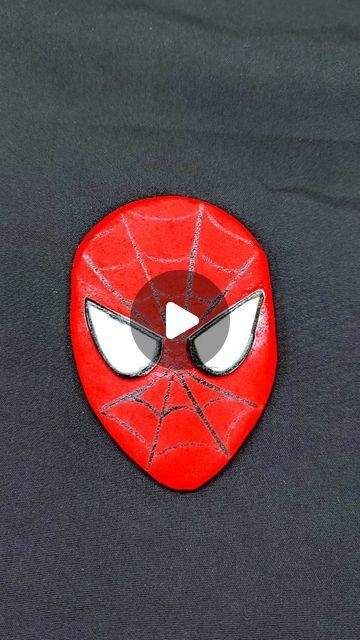 2d Spiderman, Spiderman Fondant Cake, Spider Man Cake Ideas, Fondant Spiderman, How To Make Spiders, Spiderman Cupcakes, Spider Face, Spiderman Cake Topper, Marvel Birthday