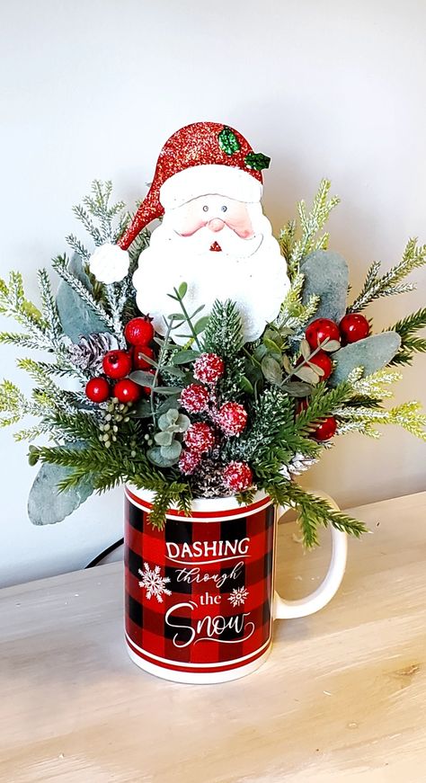 Christmas Mug Floral Arrangement, Sand Creations, Christmas Floral Arrangements Diy, Xmas Mugs, Affordable Christmas Decorations, Christmas Decorations Centerpiece, Tray Decor Christmas, Christmas Decorations Diy Crafts, Winter Centerpieces