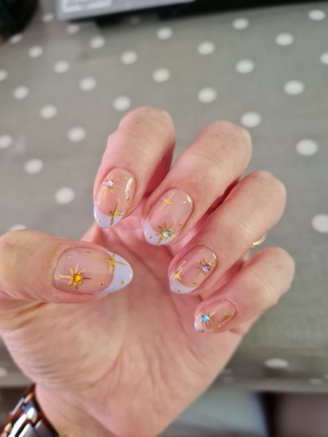 Nails With Lilac, Lilac French Tips, French Tips Gold, Starburst Nails, Hippie Nails, Simple Gel Nails, Summery Nails, Pretty Gel Nails, Cute Gel Nails