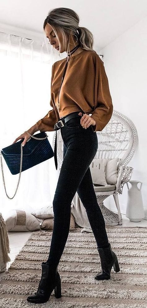 23 Stylish Ankle Boots to Match Your Outfits  #fashion #Shoes Slides Outfit, Booties Outfit, Outfit Jeans, Stunning Outfits, Inspired Outfits, Casual Fall Outfits, Outfit Casual, Black Skinnies, Fall Winter Outfits