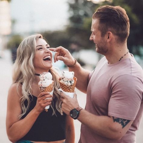 Pizza And Ice Cream, Nutrition Therapy, Wedding Fotos, Interracial Wedding, Eating Ice, Eating Ice Cream, Wedding Session, Engagement Poses, Engagement Photo Poses