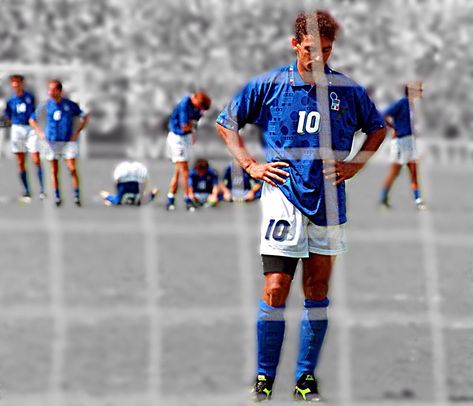 Roberto Baggio missed penalty #baggio #robertobaggio #worldcup #fifaworldcup #italy #soccer #football #footballplayer #player #team #sports #fifa #rof355 Baggio Roberto, World Best Football Player, French Football Players, Roberto Baggio, Italy Soccer, Mesut Ozil, Cr7 Messi, Tom Odell, Soccer Art