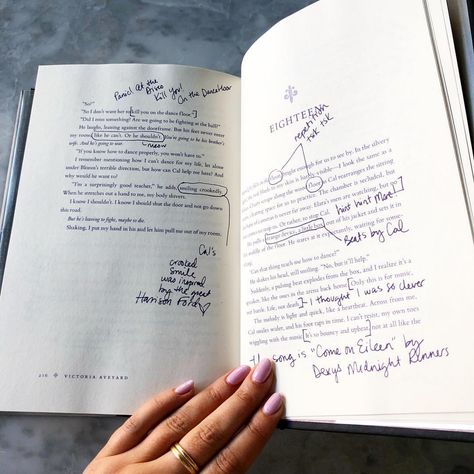 Sneak peek at the annotated pages from the @target Special Edition of BROKEN THRONE! Red Queen Aesthetic Book, The Red Queen Book, Books Like Red Queen, Red Queen Fanfiction Wattpad, Red Queen Funny Memes, Come On Eileen, Red Queen Victoria Aveyard, Victoria Aveyard, Food Coloring Pages