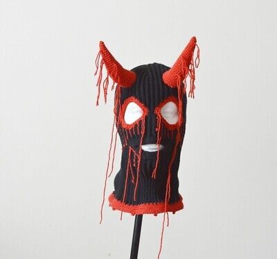 Mask With Horns, Distressed Balaclava, Crochet Ski Mask, Goth Hat, Crochet Hats Free Pattern Ladies, Devil Horns, Halloween Goth, Ski Girl, Red Devil