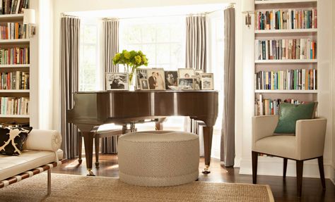 Small Piano Room, Grand Piano Decor, Grand Piano Living Room, Piano Rooms, Grand Piano Room, Piano Living Rooms, Reading Spaces, Piano Decor, Grand Pianos