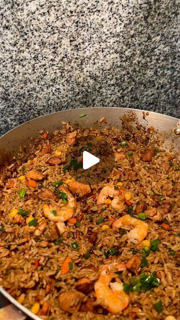 Robelis familia carmona on Instagram: "Ya somos 7k 🎉🥳🎈🎊Lo prometido es deuda aqui esta la receta del chofan 😍 al estilo Dominicano 🇩🇴 Diganme que otra receta quieren ver ? 🥹#chofan #chofandominicano 
#ComidaDominicana
#SaborDominicano
#GastronomíaDominicana
#CocinaCriolla
#PlatosTípicos 
#DominicanFood 
#CulturaCulinaria
#CocinandoConSabor
#CocinaDominicana
#SaboresDeMiTierra
#DeliciasDominicanas
#AmorPorLaComida
#ComidaDeMiTierra
#CocinaCaribeña
#RecetasDominicanas" Dominican Food, Rican Food, Puerto Rican Recipes, Puerto Rican, Meal Ideas, Rice, On Instagram, Instagram, Essen