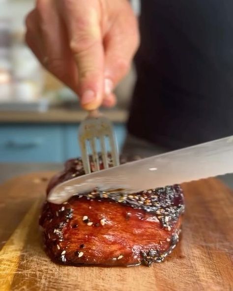 Organically 🍏 on Instagram: "WATERMELON TUNA STEAK - by @thehappypear

When we first came across this idea we thought there was no way it was going to work. But we were so surprise when we tried it - the texture is genuinely so amazing! And it was such a cool process! We roasted a baby watermelon whole until it had charred nicely on the outside - this can even be made into sashimi or perfect served with rice 🙌

#watermelon #vegantuna #vegansteak #plantbased #plantbasedrecipes #plantbasedideas #watermelonsteak #vegansushi" Beet Hummus Recipe, Poke Bowl Recipe, Sweet Potato Bowls, Vegan Steak, Tuna Steak, Plant Based Yogurt, Beet Hummus, Basil Recipes, Paste Recipe