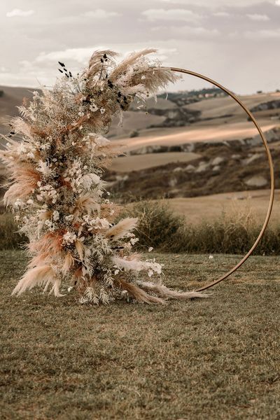 Katie & Johnny Intimate September Wedding Weddings in Tuscany Galleries Wedding Planner Tuscany Siena | Tuscan Wedding Events Country Western Wedding, Western Themed Wedding, Autumnal Wedding, Country Theme Wedding, Wedding Altars, Future Wedding Plans, Have Inspiration, Cute Wedding Ideas, Floral Arch