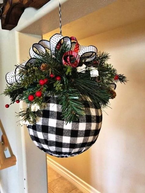 Farmhouse Decor Christmas, Dollar Tree Christmas Decor, Kissing Ball, Christmas Swag, Noel Diy, Christmas Decorations Diy Outdoor, Buffalo Plaid Christmas, Holiday Crafts Christmas, Christmas Ornaments Homemade