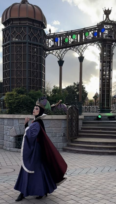 disney's villain | halloween Evil Queen, Disneyland Paris, Disney Villains, Disneyland, Around The Worlds, Queen, Paris, Tumblr, Halloween