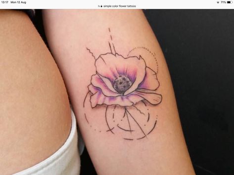 Only for hint of colour idea Poppy Tattoos, Geometric Flower Tattoo, Piercing Inspiration, Poppy Tattoo, Flower Tattoo Meanings, Tree Tattoos, Flower Tattoo Drawings, Flower Tattoo Back, Flower Geometric