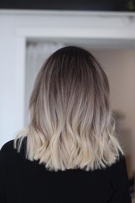 Balayage Nails, Shoulder Length Ombre Hair, Hair Color Swatches, Blonde Hair With Roots, Hair Color Underneath, Really Short Hair, Pretty Hair Color, Beauty Studio, Hair Studio