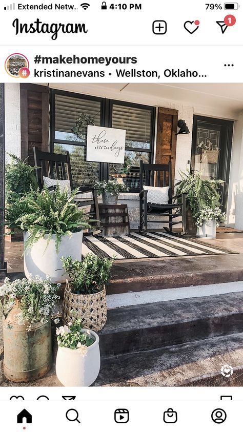 Ranch Front Porch Decor, Front Patio Decorating Ideas Farmhouse, Farmhouse Outdoor Landscape, Light Wood Outdoor Furniture, Small Back Deck Furniture Ideas, Farmhouse Plants Outdoor, Front Entrance Patio Ideas, Garden Tables Ideas, Front Porch With Steps Decor