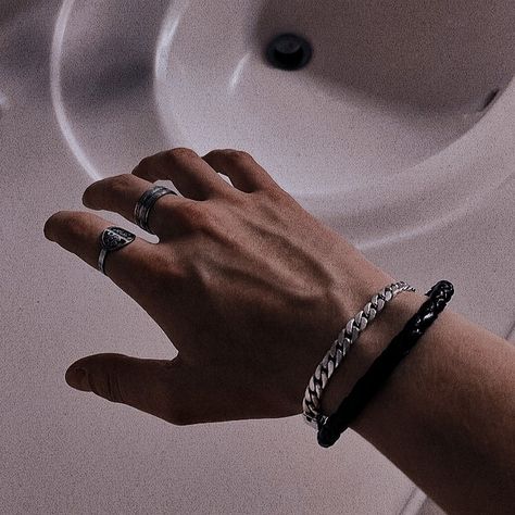 Veiny Hands Aesthetic With Rings, Hands With Rings Men, Vain Hands Man, Guys Hands With Rings, Veiny Hands Guys Rings, Hands With Rings Aesthetic Men, Hot Hands With Rings, Vainy Hands Man, Veiny Hands With Rings