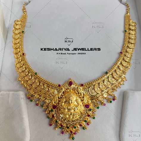 Necklace 30 Grams, Gold Ornaments Design, Storm Movie, Kasula Peru, Vanki Designs Jewellery, Golden Necklaces, Big Earrings Gold, Simple Necklace Designs, Animation Wallpaper