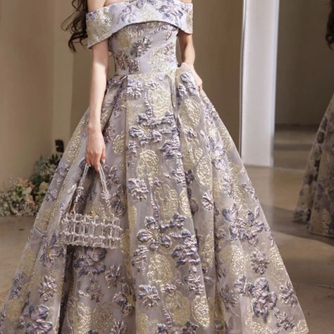 DM or watsapp on +91-9758392215 for prices and orders! 01 Prom Dress Pictures, Stylish Gown, Dreamy Gowns, Evening Wear Dresses, Formal Prom Dresses, A Line Cocktail Dress, Embroidery Print, Printed Gowns, Fashion Drawing Dresses