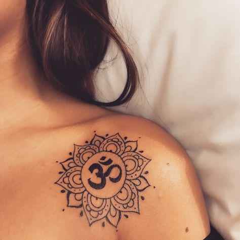 Om Symbol Tattoo Design, Spiritual Chest Tattoo Female, Om Tattoo Design Women Neck, Mandala Om Tattoo, Om Mandala Tattoo, Man Tatoos, Eli Tattoo, Ohm Tattoo, Om Symbol Tattoo